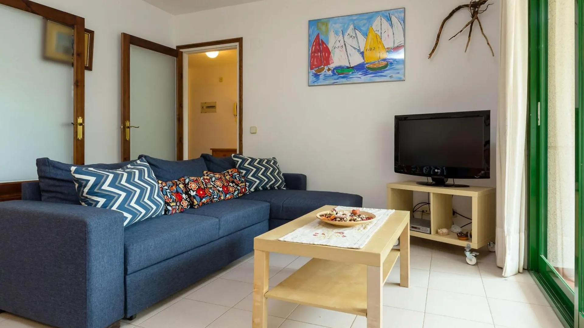 Apartment Apartamento Luminoso Con Jardin, Piscina Comunitaria Y Cerca De La Playa En Llanca. - Es-228-41