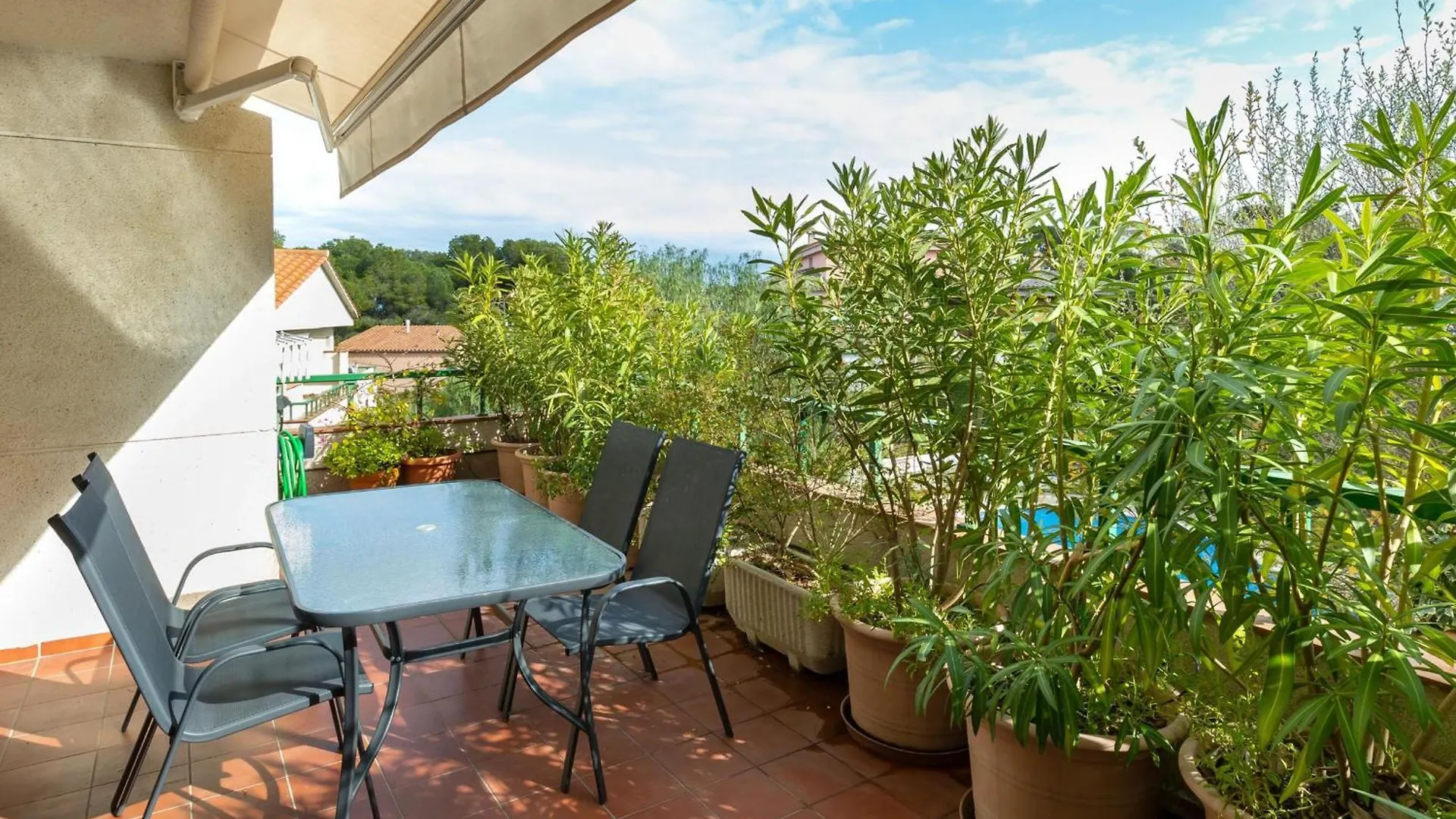 Apartamento Luminoso Con Jardin, Piscina Comunitaria Y Cerca De La Playa En Llanca. - Es-228-41 Apartment Llanca