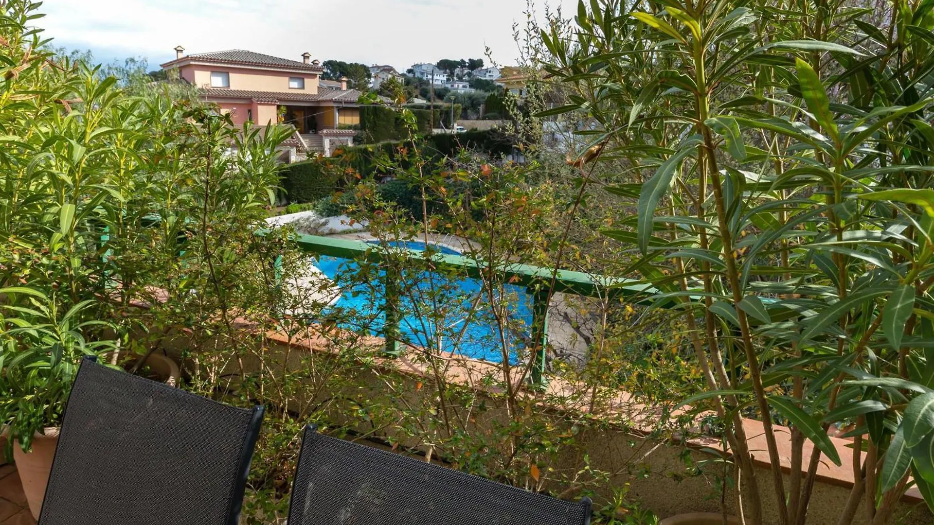 Apartment Apartamento Luminoso Con Jardin, Piscina Comunitaria Y Cerca De La Playa En Llanca. - Es-228-41
